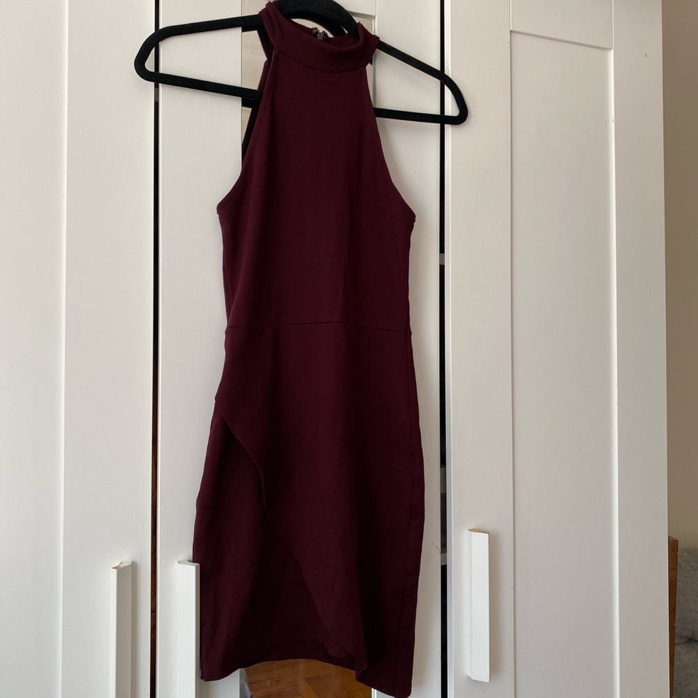Forever 21 Elegant Burgundy Halter Dress - Size Medium - Picture 11 of 11